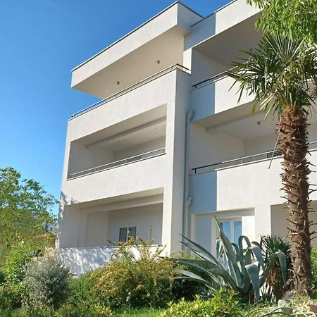 Apartments Daria クルク エクステリア 写真
